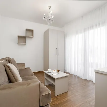 Vila Esmeralda One By Briskva *
