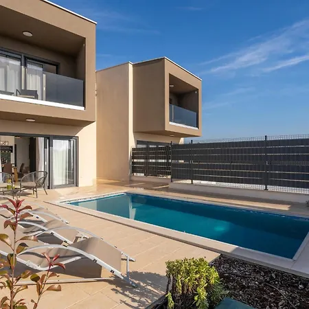 Esmeralda One By Briskva 别墅 *