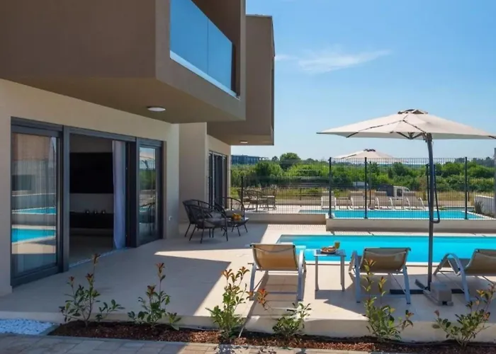 Esmeralda One By Briskva