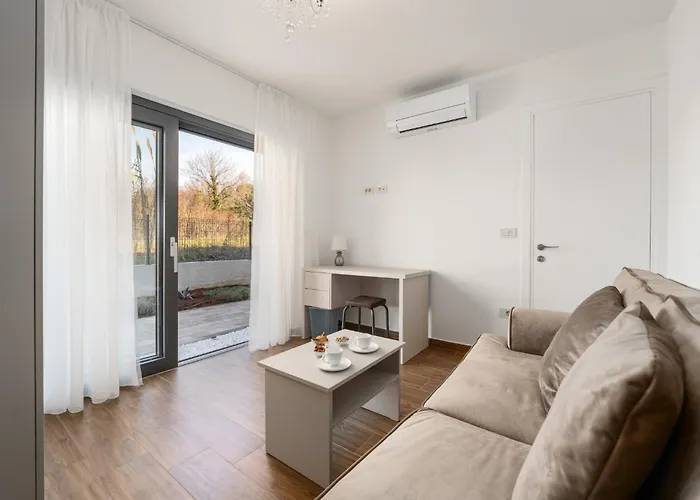 Esmeralda One By Briskva Villa