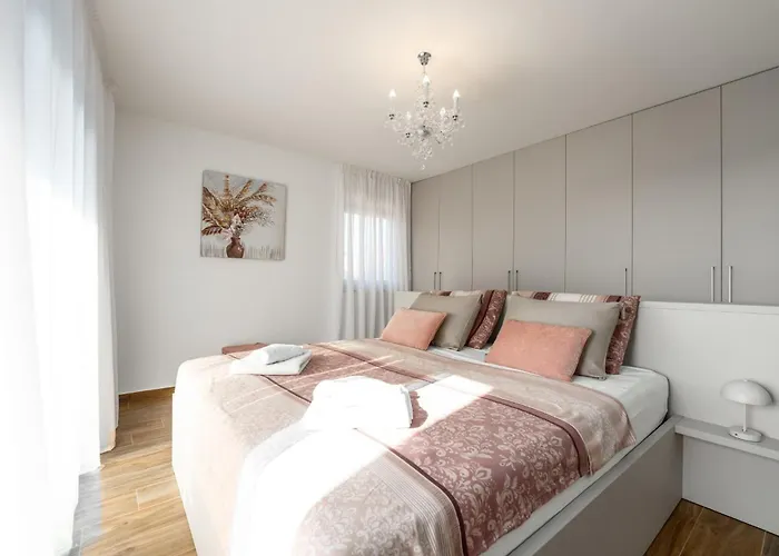 Esmeralda One By Briskva Villa