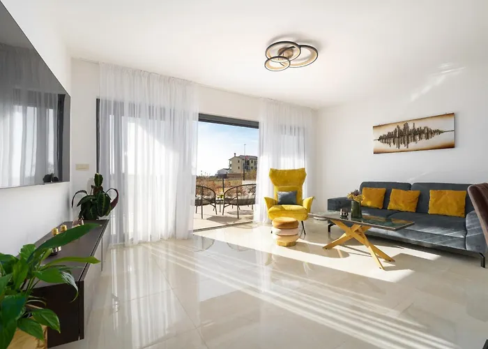 Esmeralda One By Briskva Villa