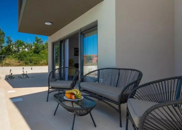 Villa Esmeralda One By Briskva *