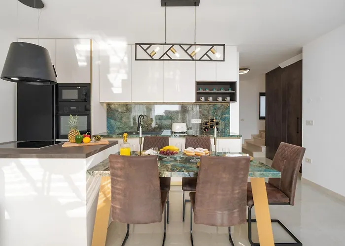 Esmeralda One By Briskva