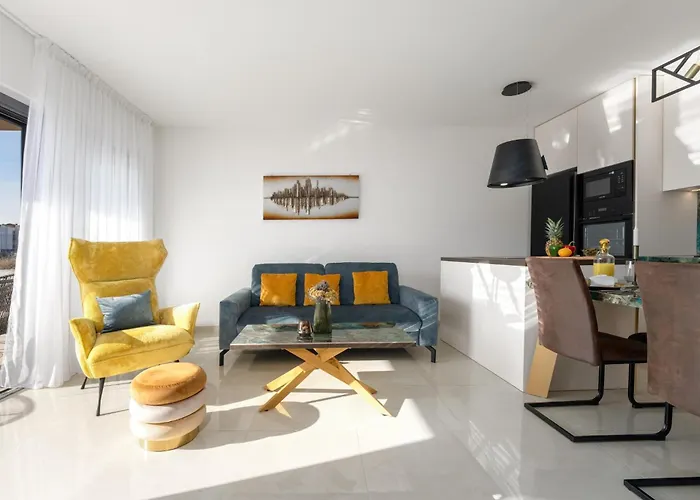 Esmeralda One By Briskva Villa *