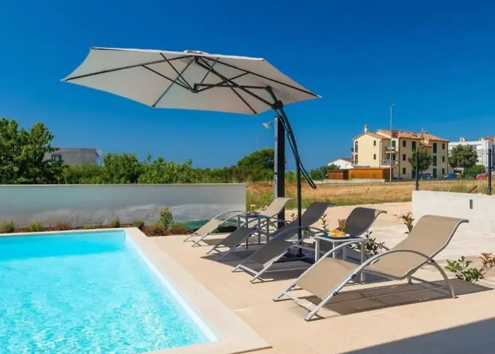 Villa Esmeralda One By Briskva