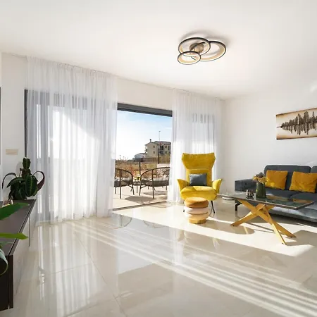 Esmeralda I Villa